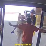 Houston Clerk Bows Up on Shoplifter